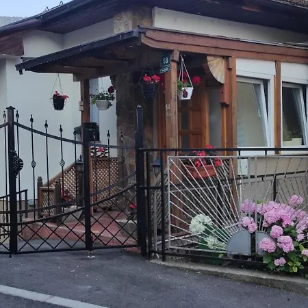 Apartment 528